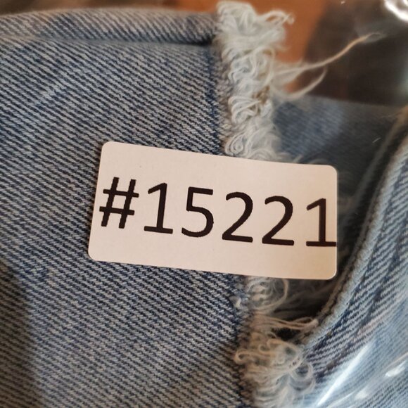 Wild Fable Overalls Womens XL Blue Denim Raw Hem Adjustable Shorts Shortalls - Picture 9 of 9